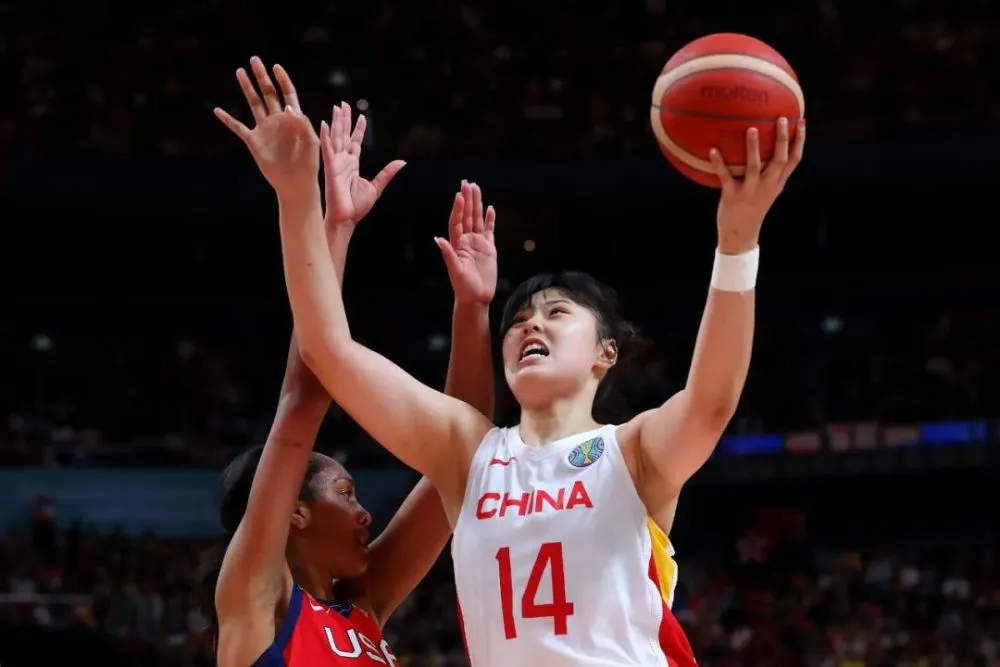 中国女篮创28年来最好成绩，“吸金力”离女排还有多远？
